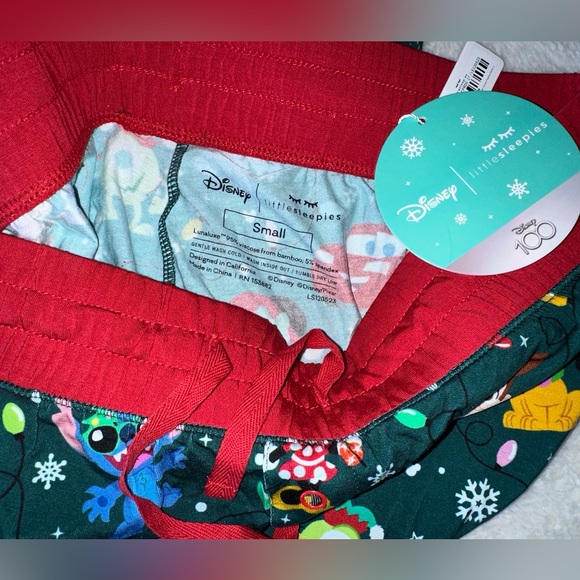 NWT LS Disney Holiday Mama Joggers - Picture 4 of 4